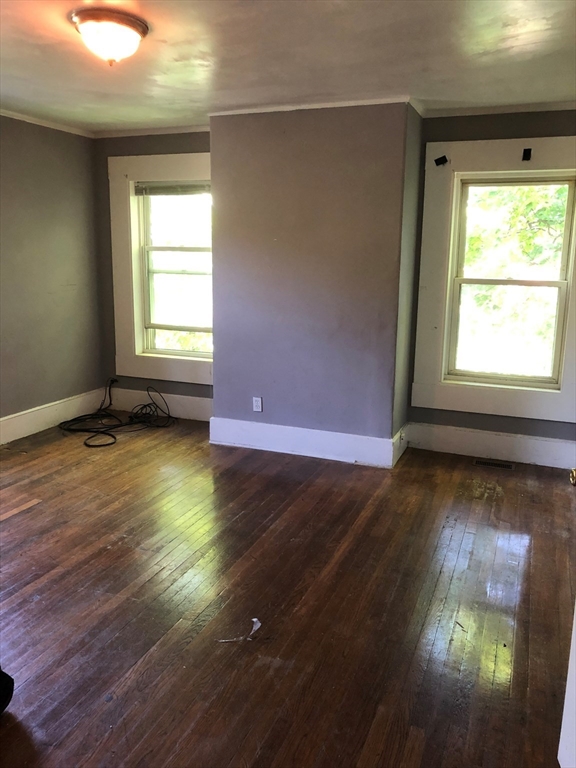 11 Akron St, Roxbury