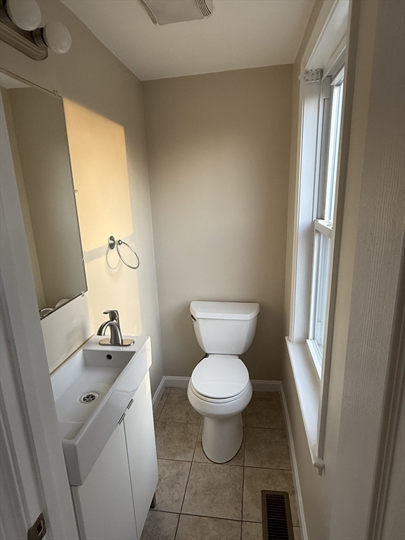 6 Claflin Pl, Hopkinton