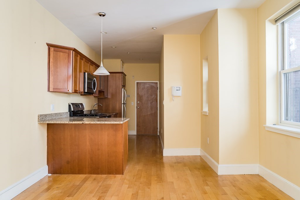 8 Garden Ct, North End