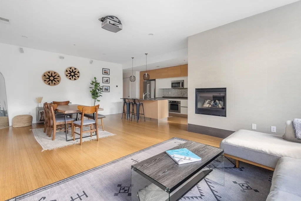 210 Bolton St, South Boston