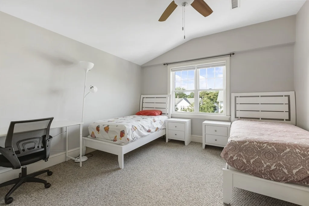 50 Clemence St, Cranston