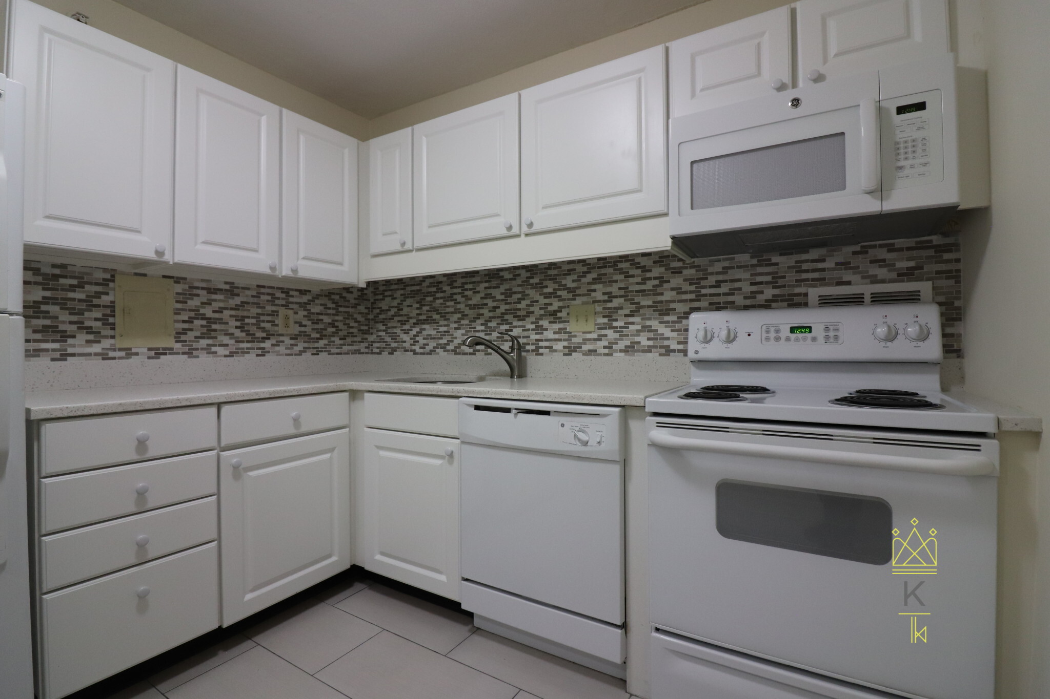 101 Monmouth St, Longwood