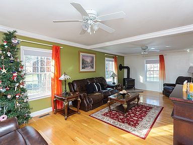 3 bed, 3 bath apartment for rent at 433 Depot Unit 1, Easton — photo 4 of 8