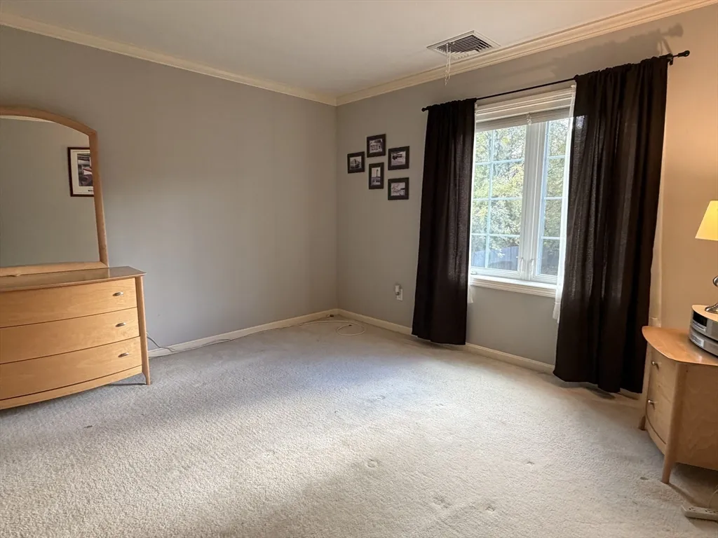 7 Conant Rd, Winchester