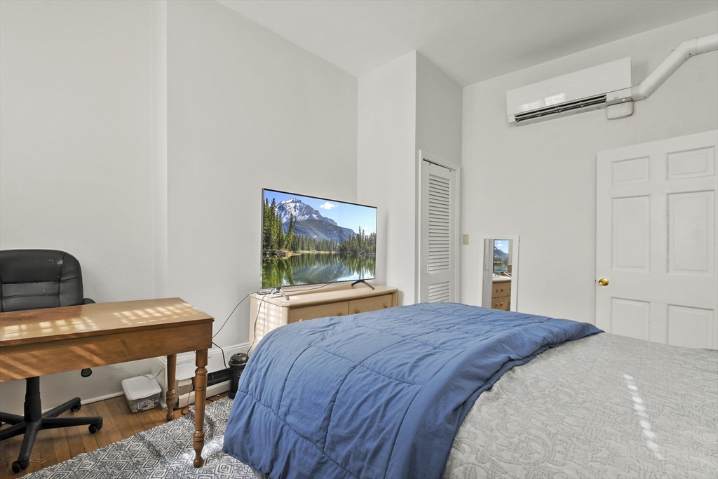 57 E Springfield, Boston