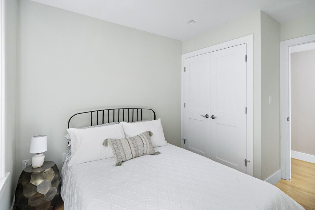 650 Hyde Park Ave, Roslindale