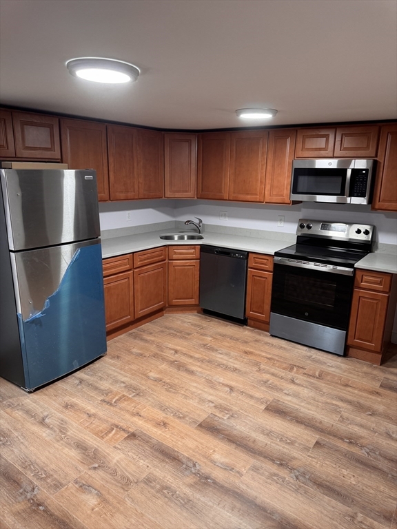 21 North Main St, Avon