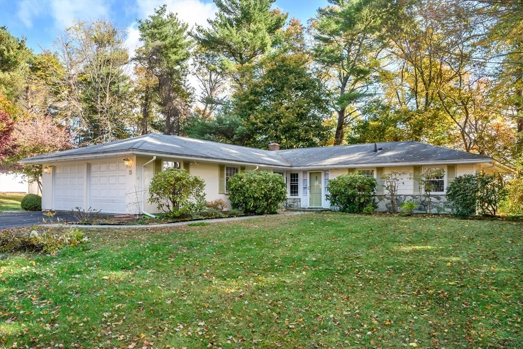 3 Hickory Ln, Nobscot