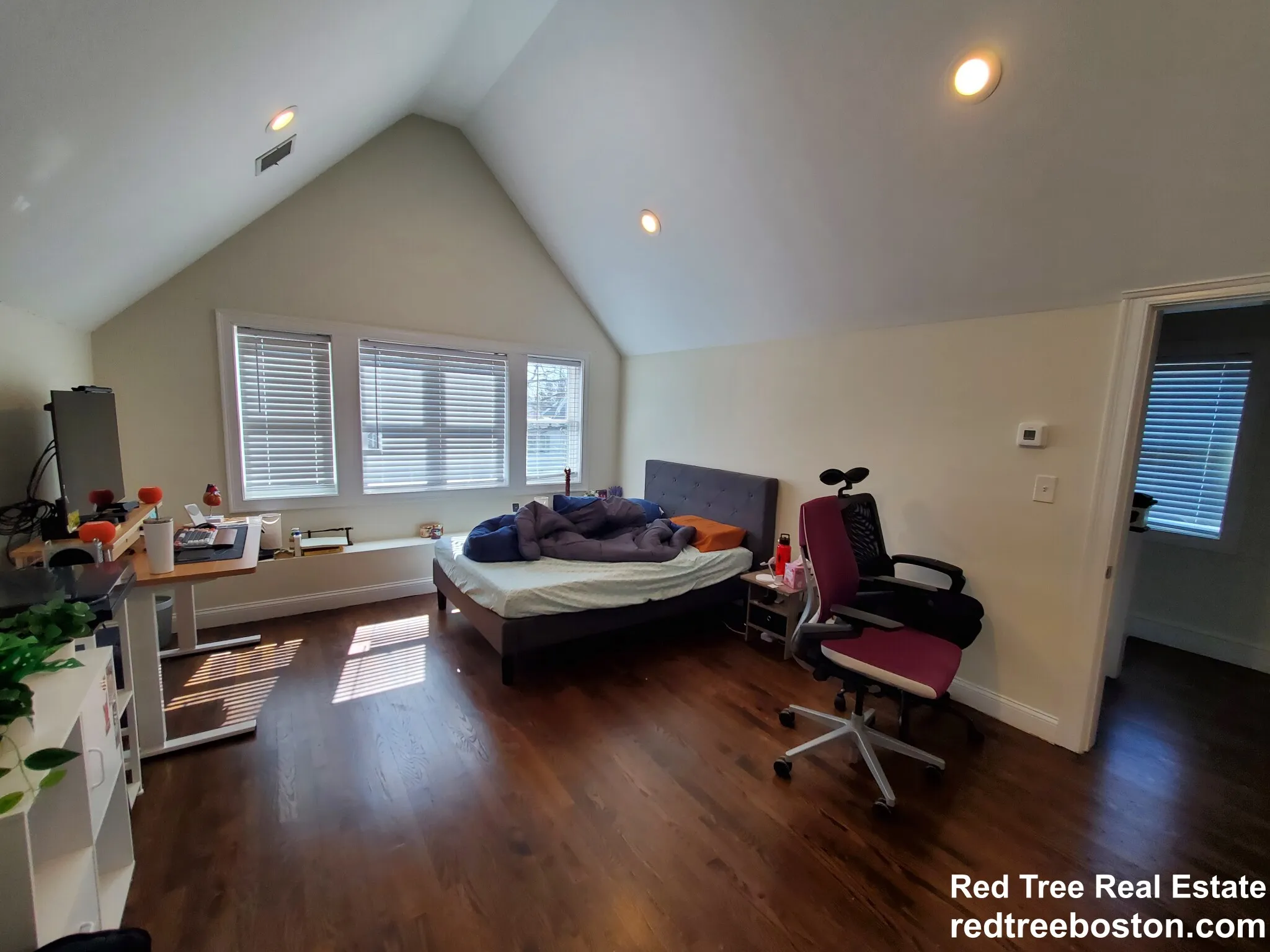 77 Rock Glen Rd, Medford