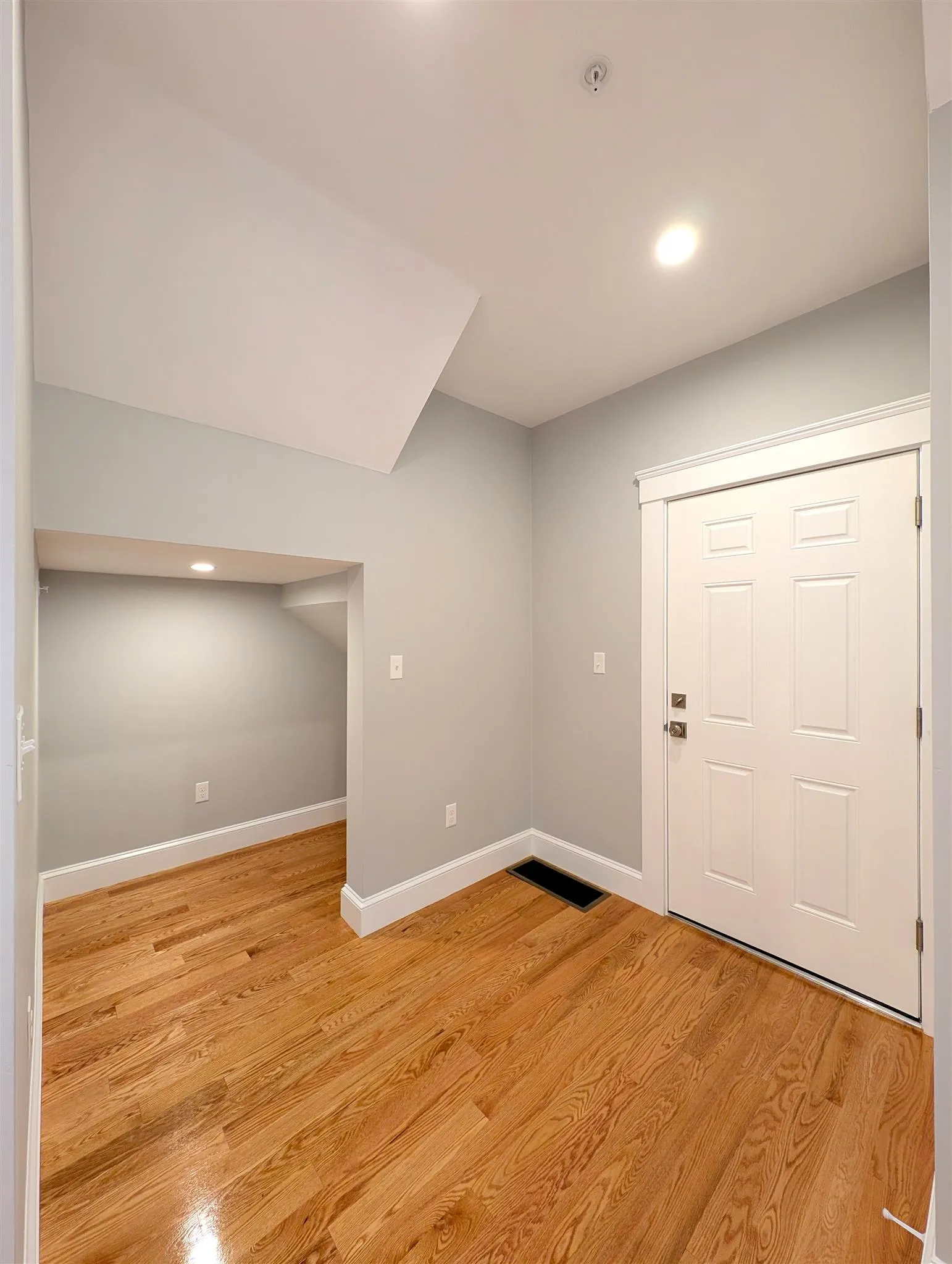 86 Orchard St, Medford