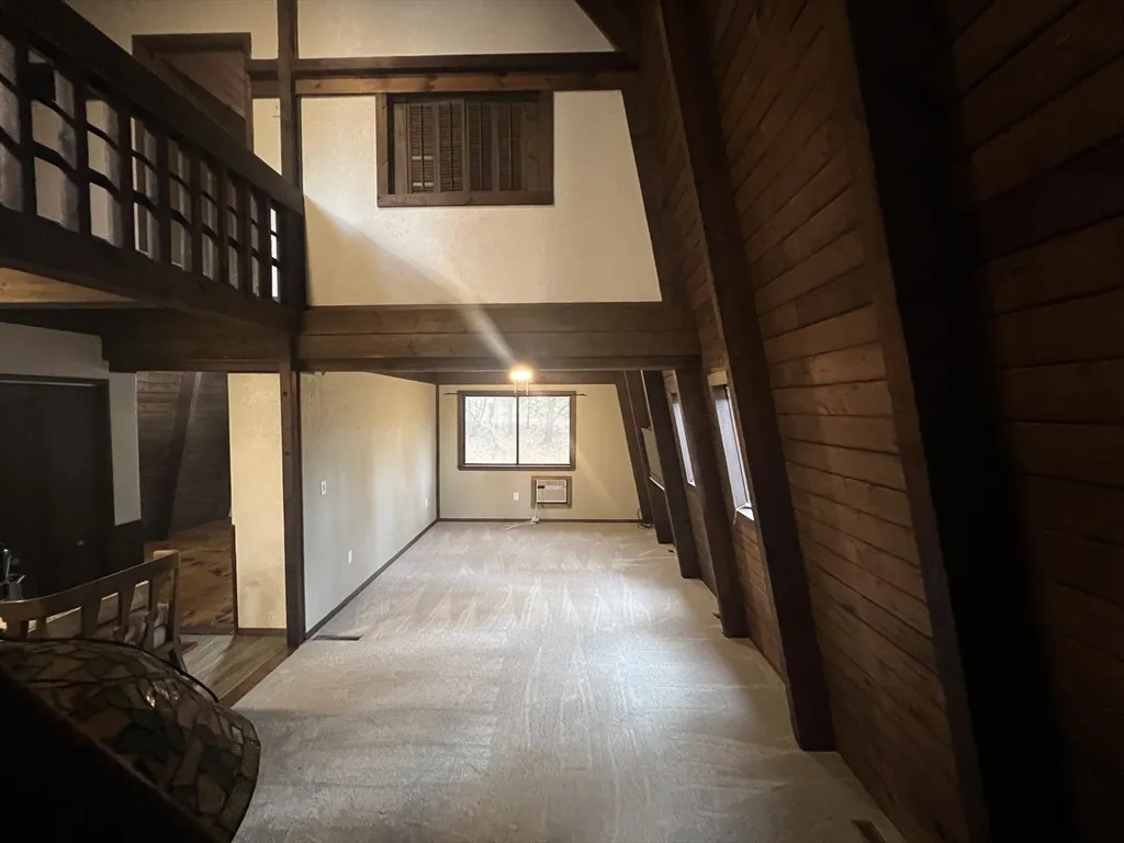 888 Salem St, Groveland