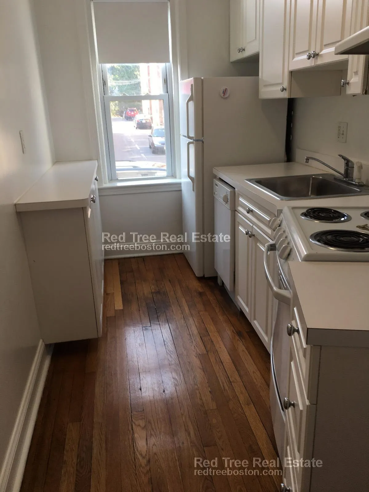 15 Green St, North Brookline