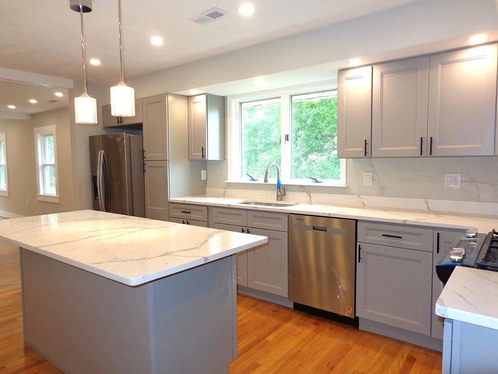 12 Park Pl, Arlington