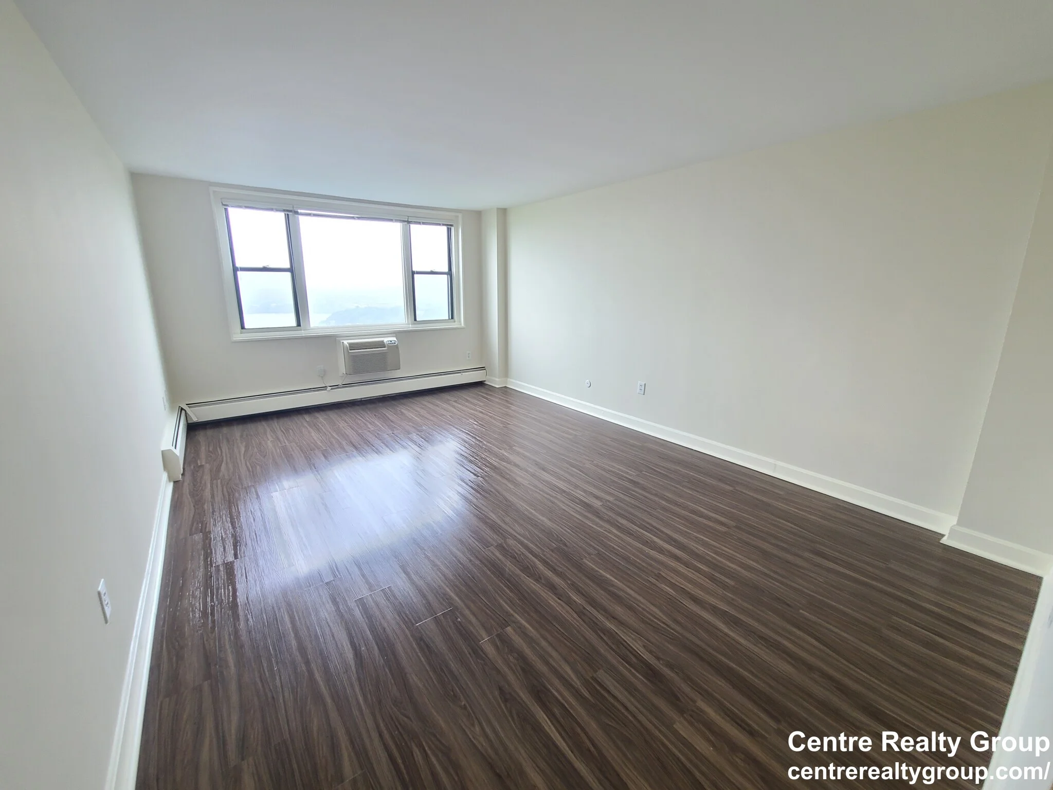 700 Huron Ave, Strawberry Hill