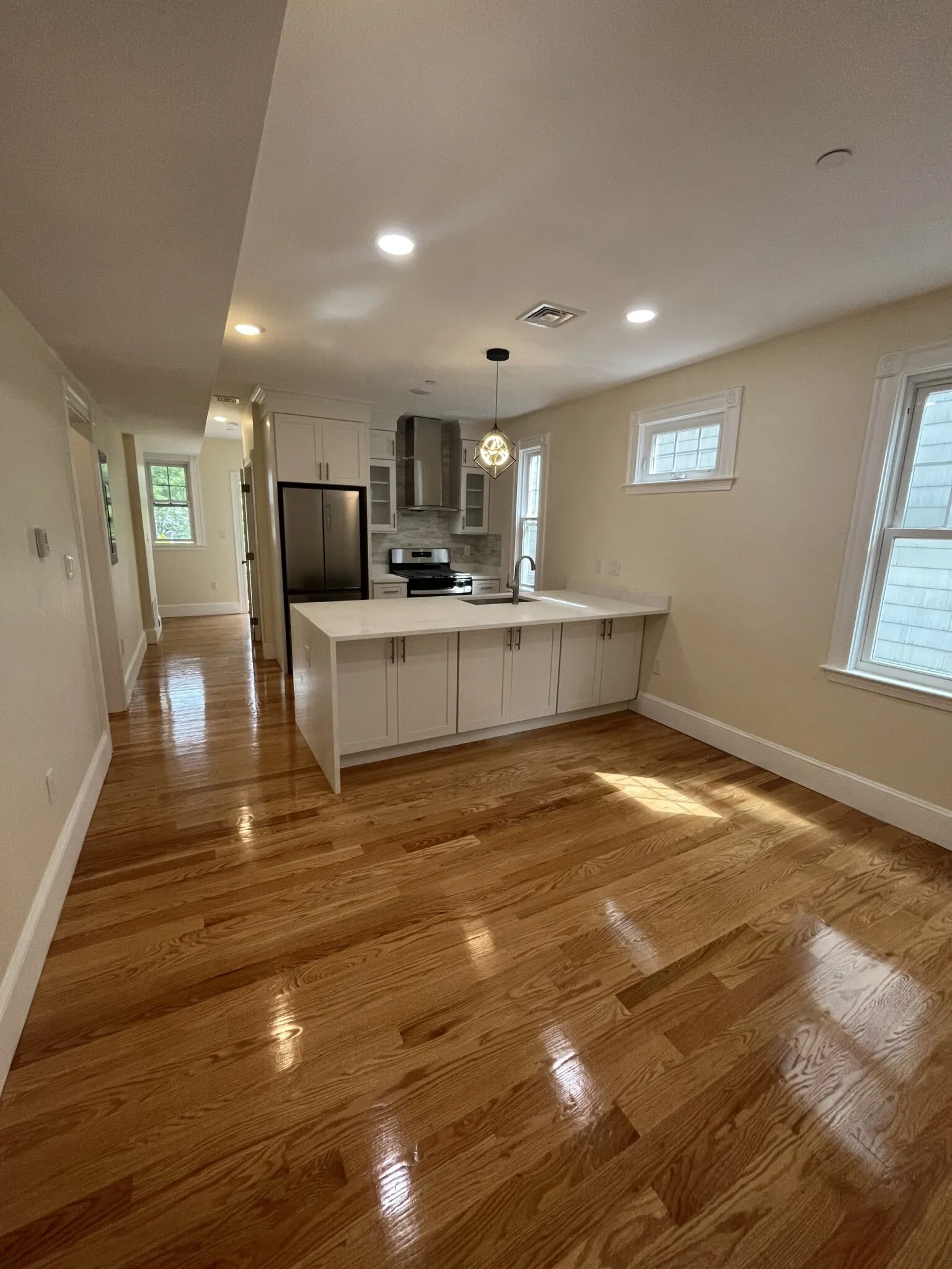32 Putnam Ave, Riverside