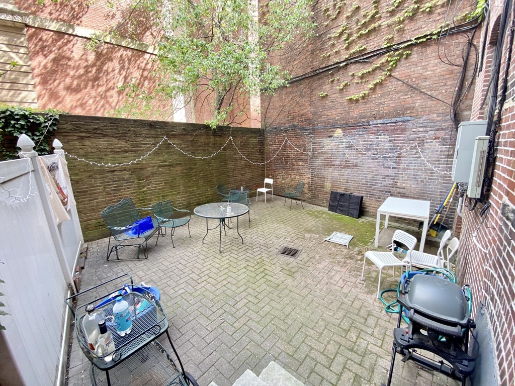 155 Salem St, North End