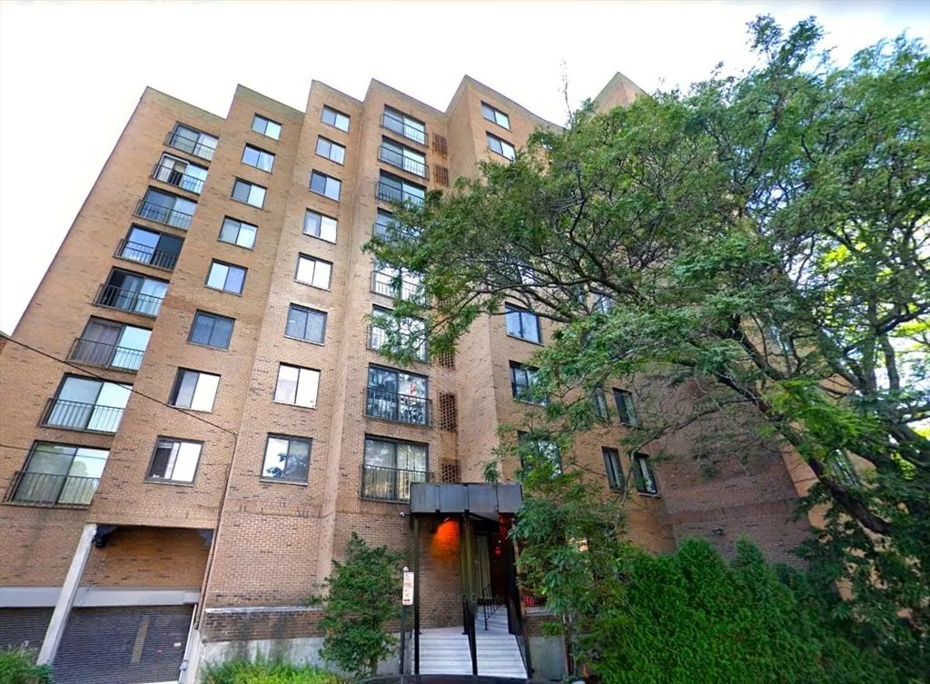 1243 Beacon St, Coolidge Corner