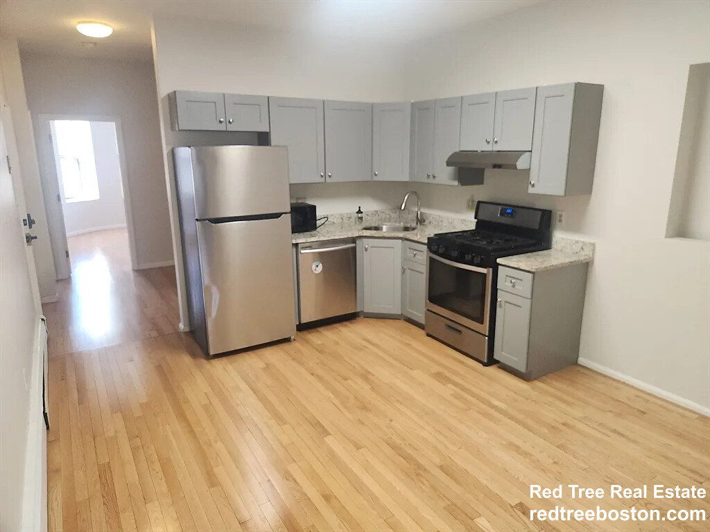 3148 Washington St, Jamaica Plain