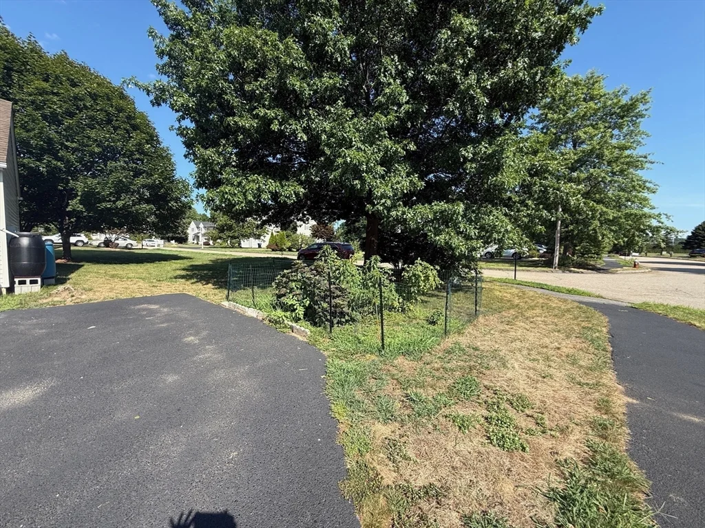 10 Ptarmigan Dr, Shrewsbury