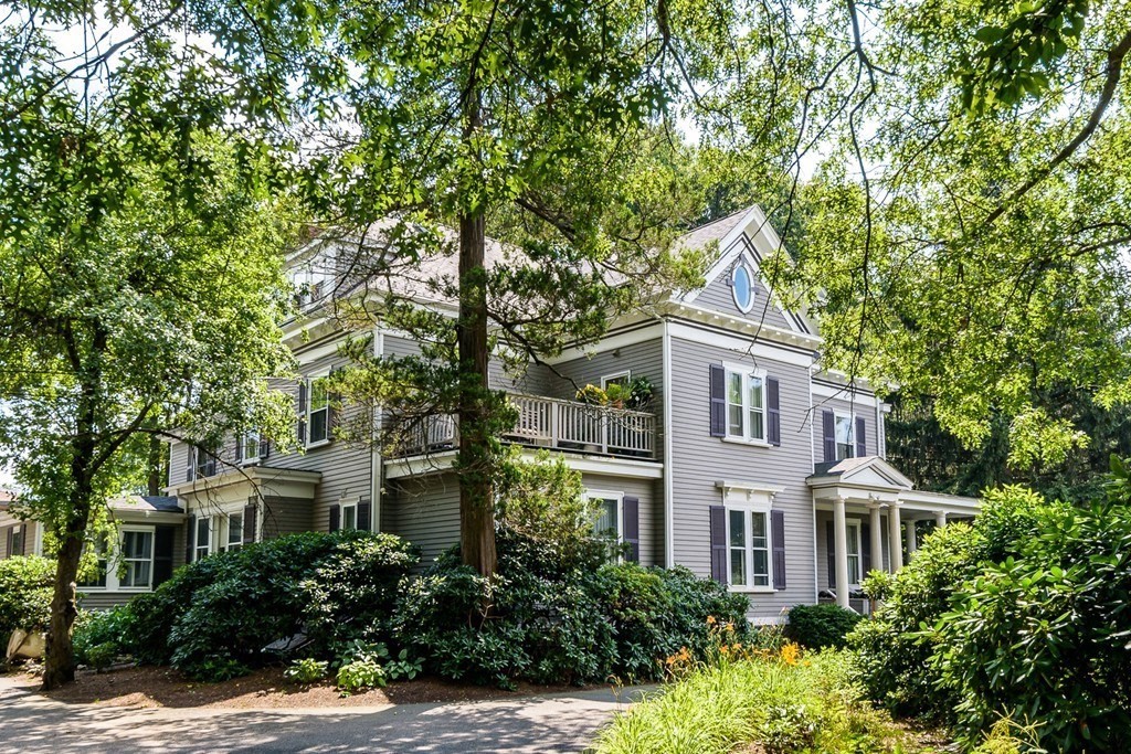 876 Beacon St, Newton Center