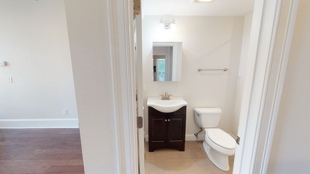 37 Walnut Pl, Newtonville