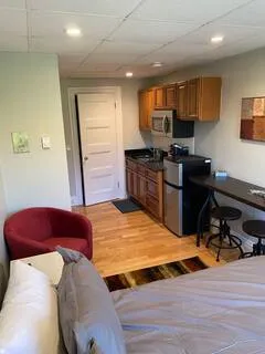 302 Newbury St, Back Bay