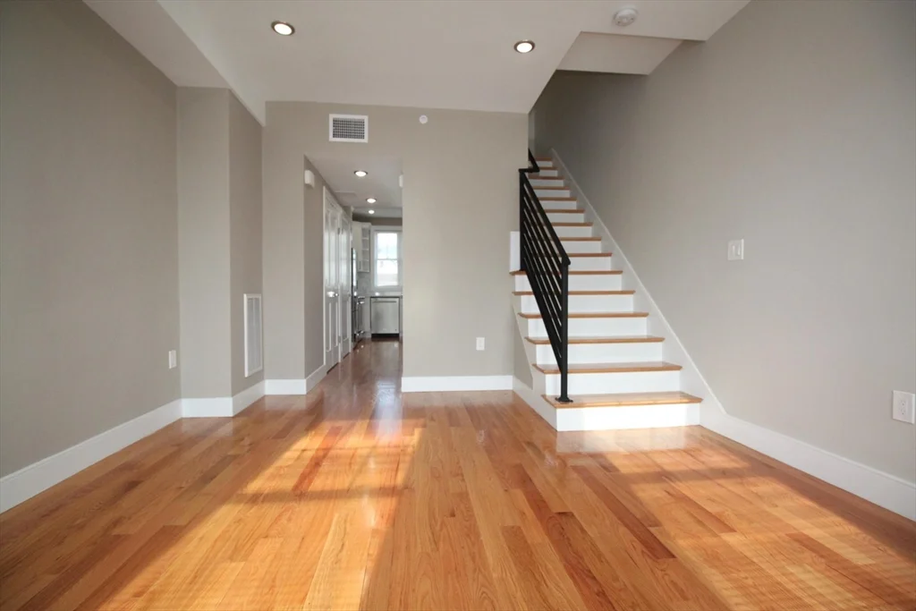 114 Main St, Everett