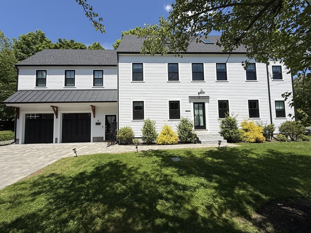 8 Briggs Rd, Lexington