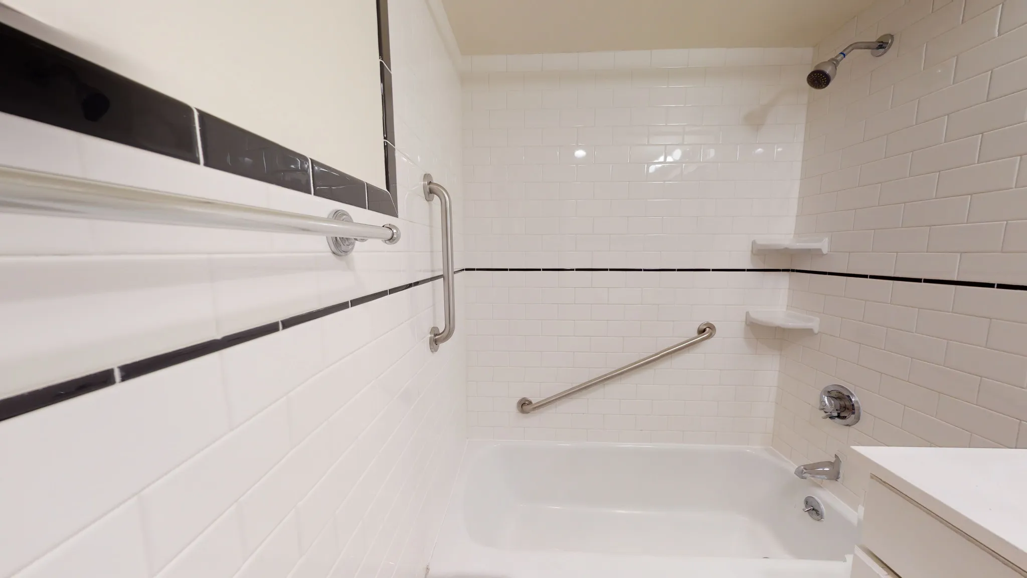 101 Monmouth St, Longwood