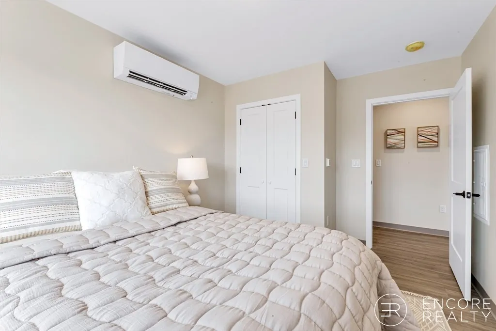 375 Cummins Highway, Roslindale