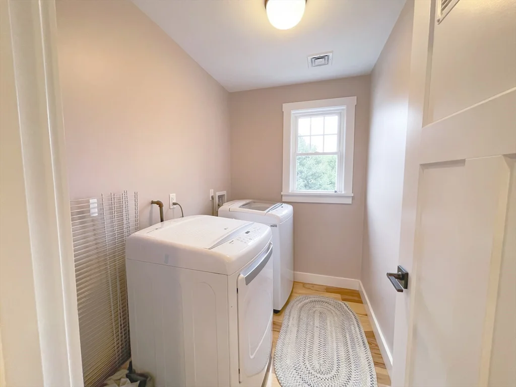 4 Pine Crest Rd, Braintree