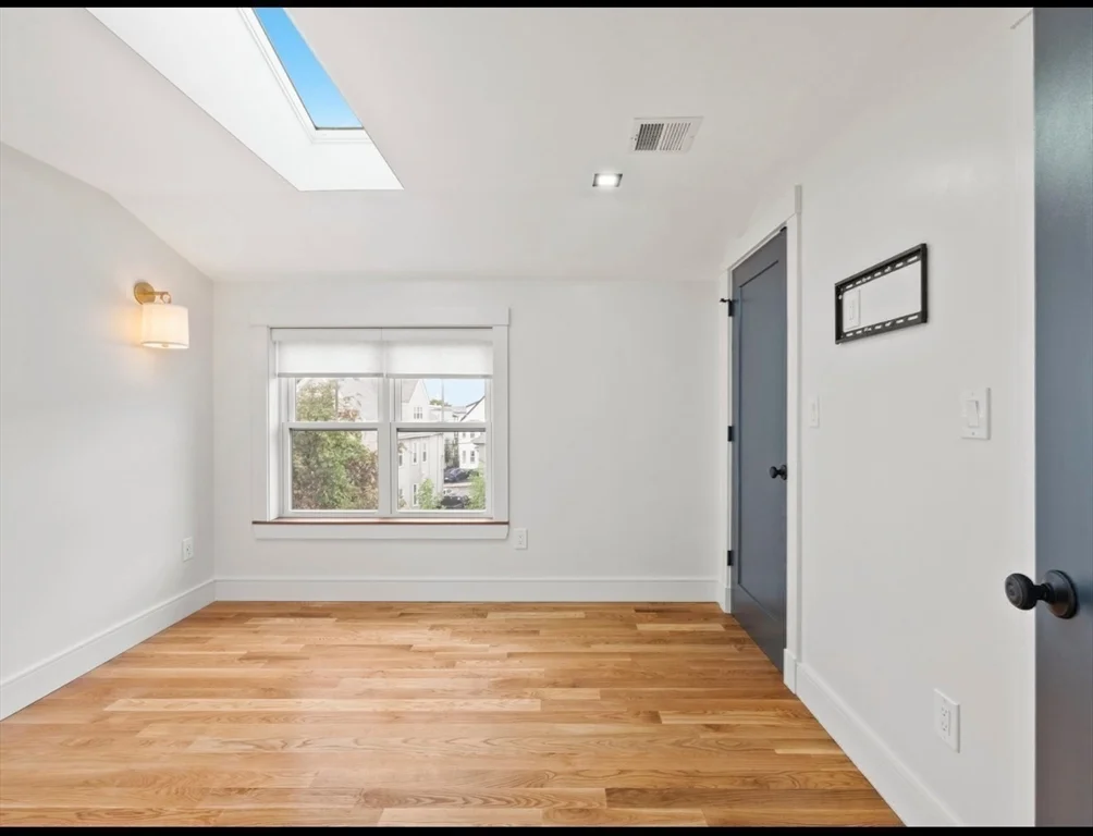 85 Morton Ave, Medford