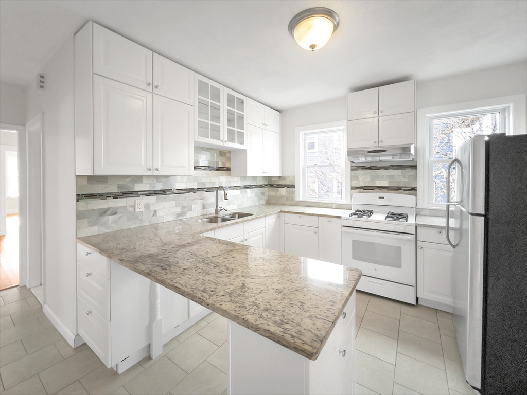 24 Montvale St, Roslindale