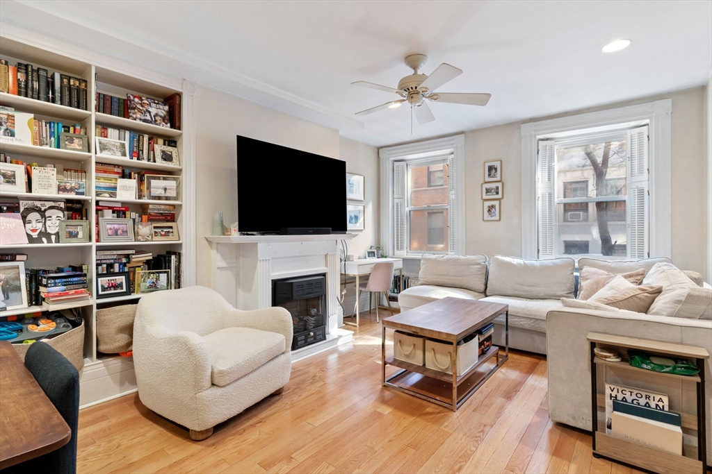 39 Grove St, Beacon Hill