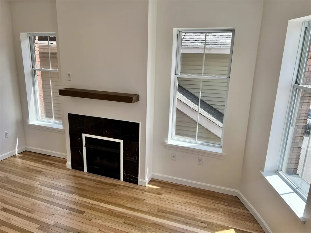 257 Pleasant St, Worcester