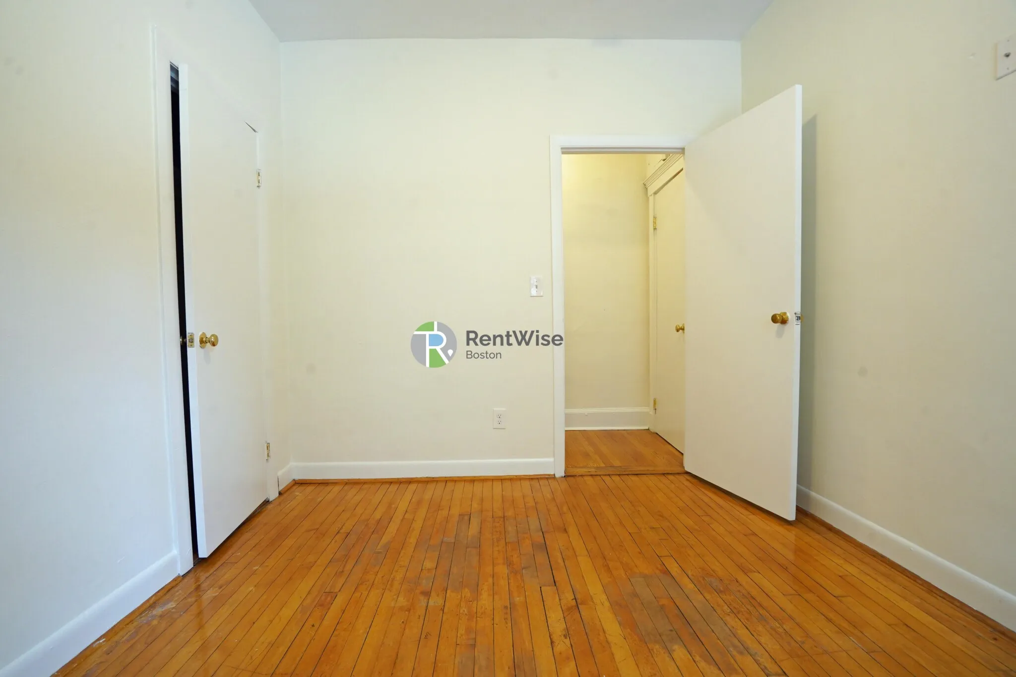 1322 Commonwealth Ave, Brighton