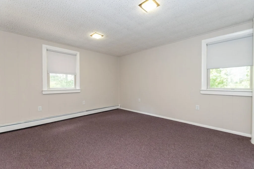 205 Hardy Pond Rd, Waltham