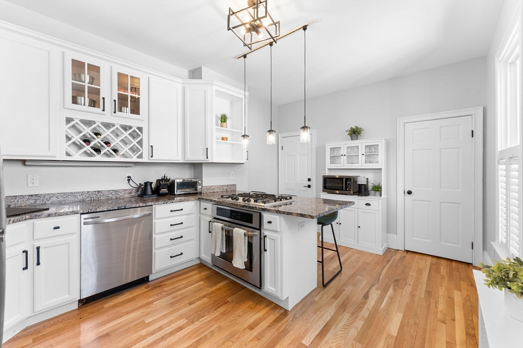 9 Gates St, South Boston