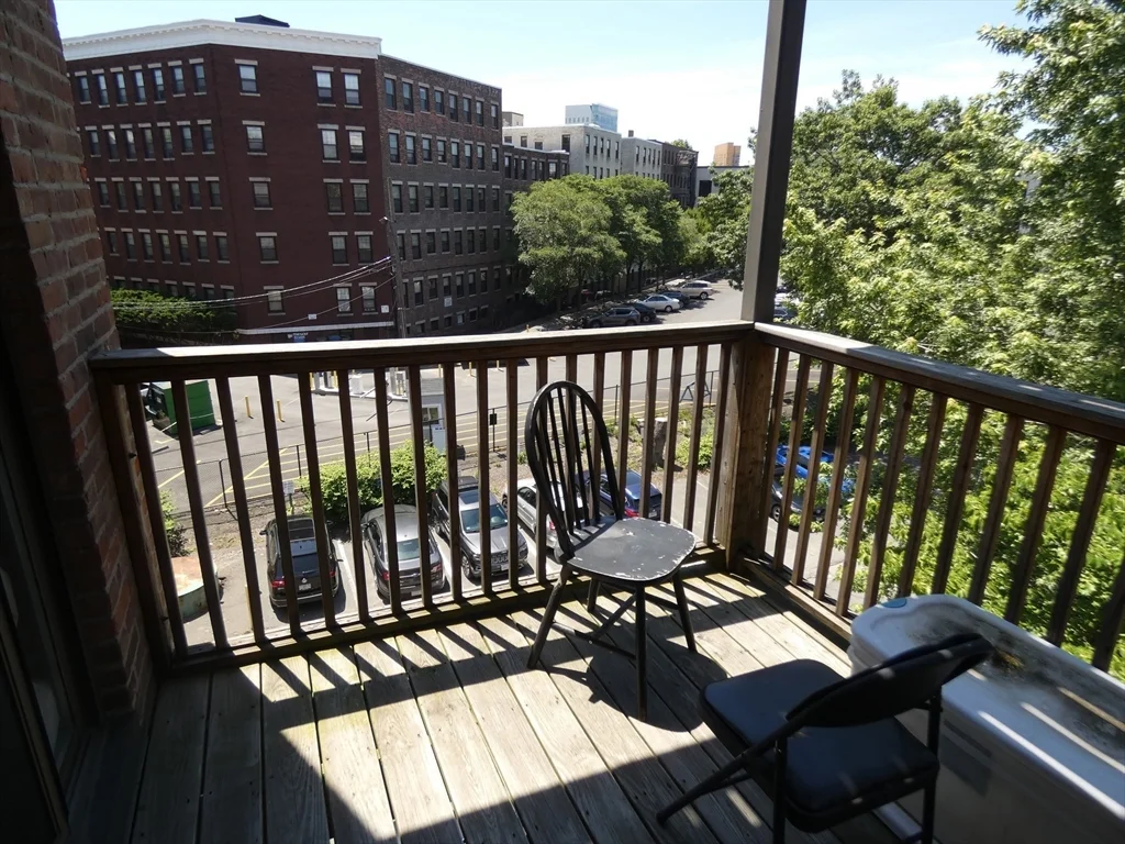 84 Gainsborough St, Fenway