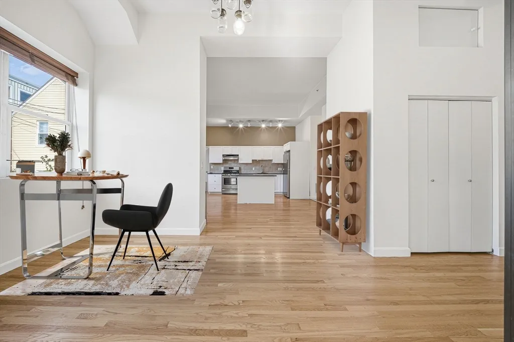 156 Chelsea St, East Boston