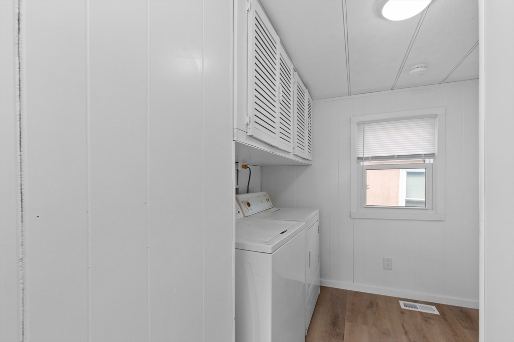 17 Jake Ln, Acushnet