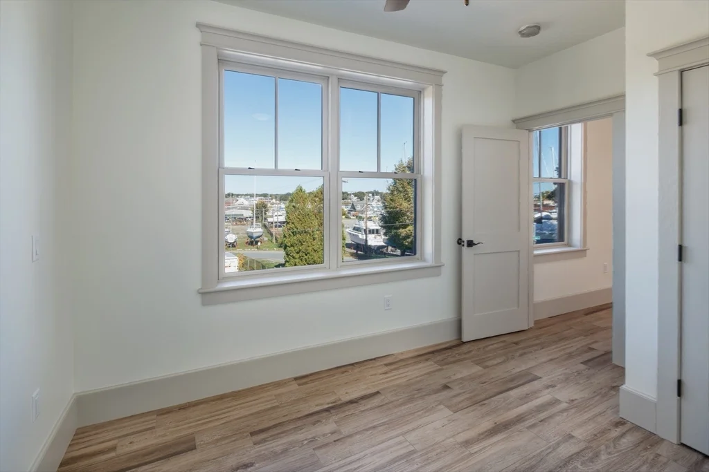 6 Market St, Newburyport