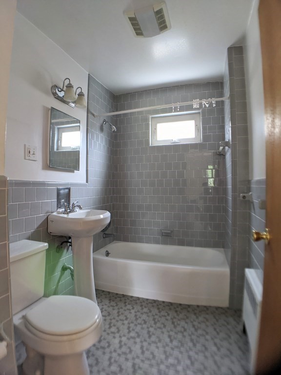 2 bed, 1 bath apartment for rent at 68 1st St Unit 1, Medford — photo 8 of 8