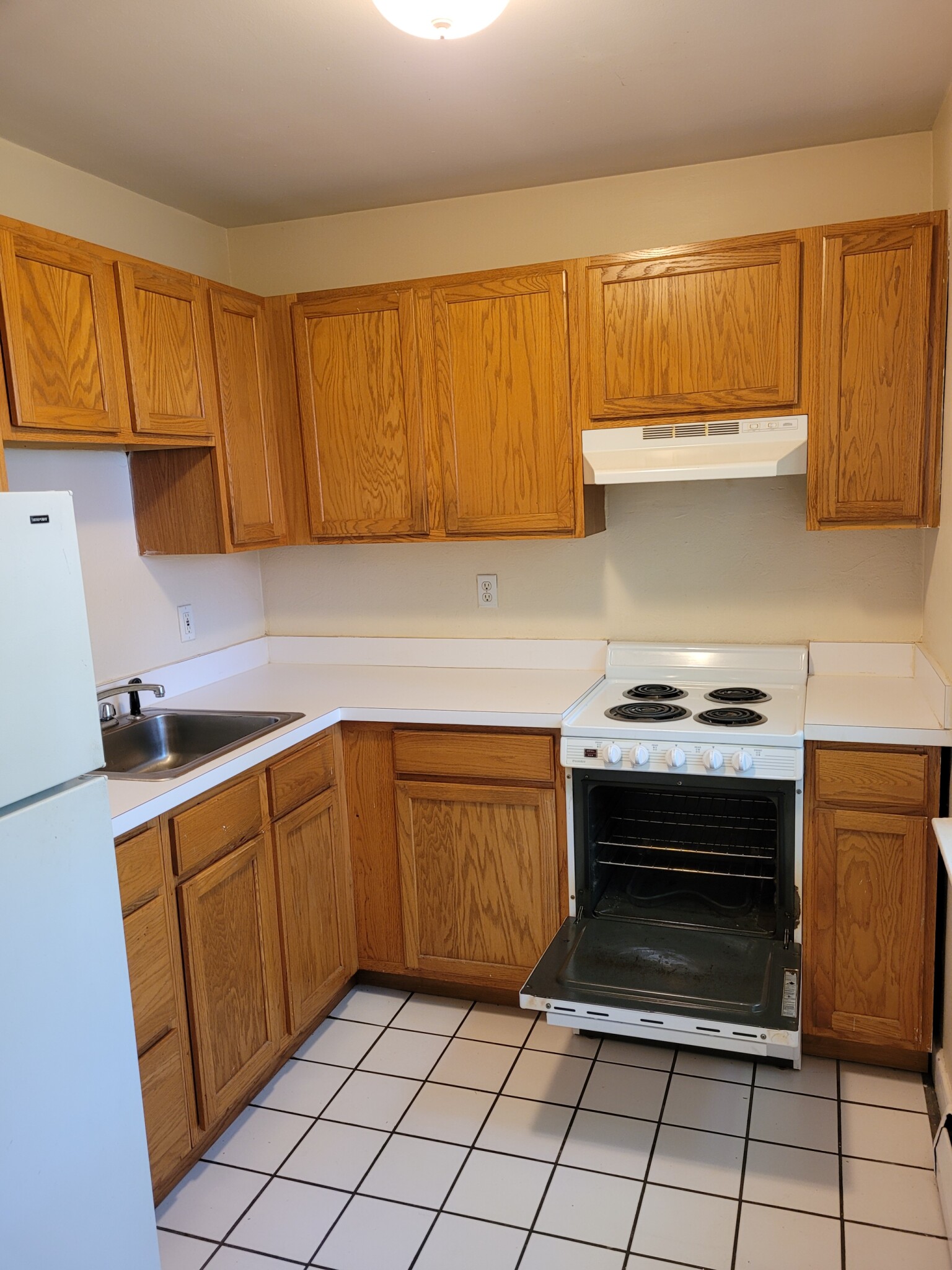1 bed, 1 bath apartment for rent at 69 Chiswick Rd Unit 010, Brighton — photo 2 of 4