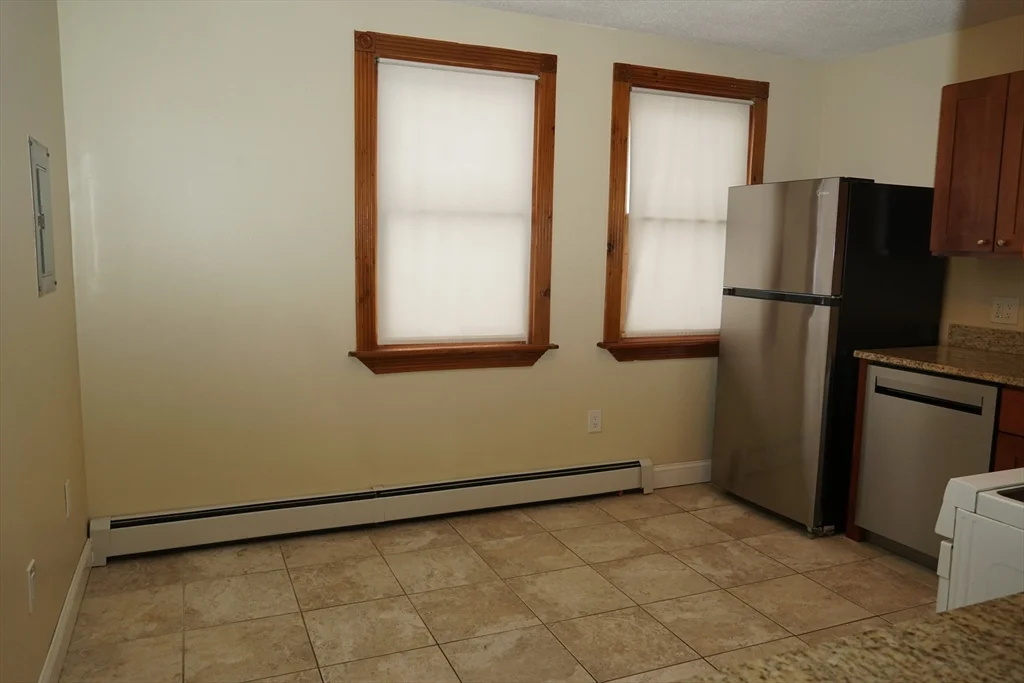 61 Plain St, Taunton