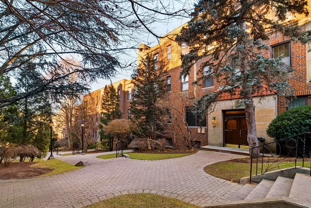 321 Tappan St, Aspinwall Hill