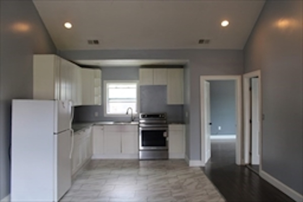 211 Green St, Brockton