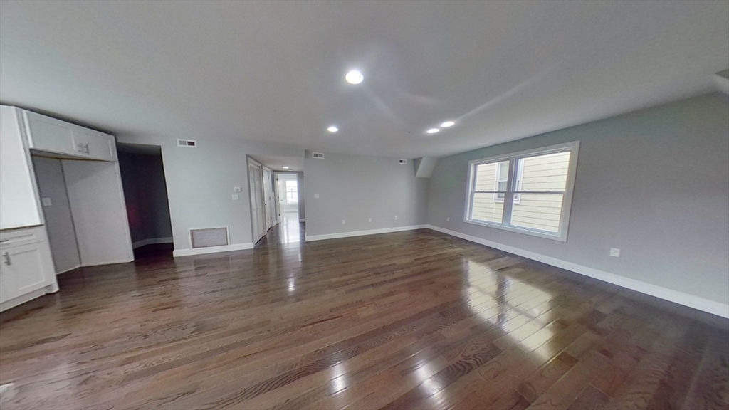 15 Leedsville, Dorchester