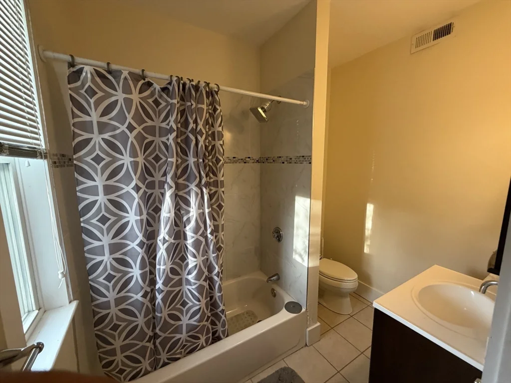 11 Francis, Oak Grove