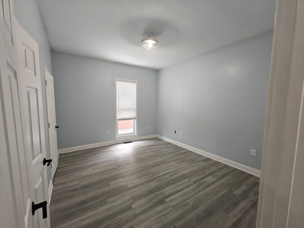 102 Mount Pleasant Ave, Roxbury